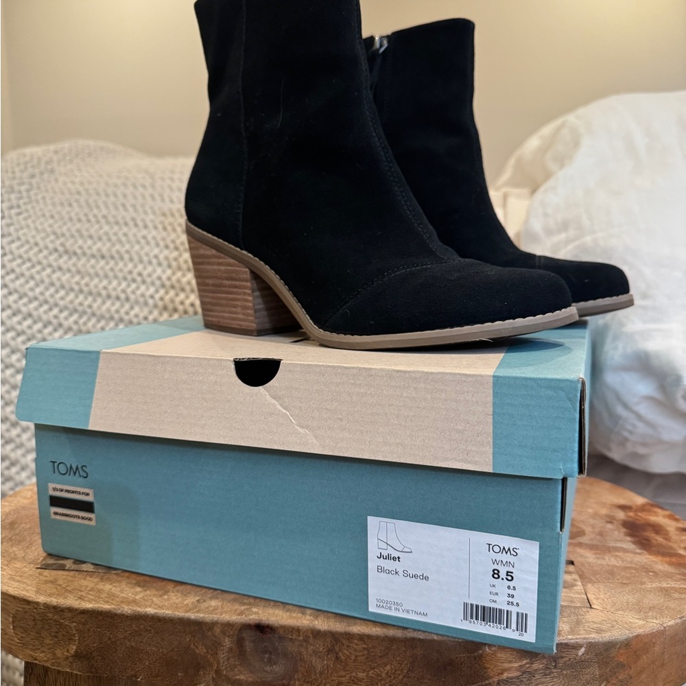 TOMS Women's Black Suede Boots